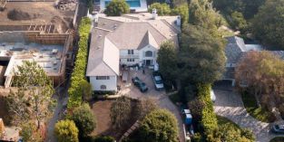 Bavič James Corden renovuje svůj dům v Brentwoodu